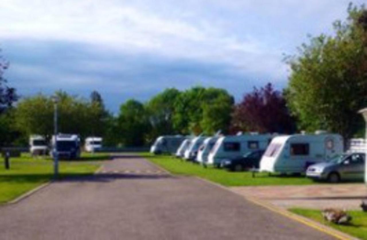Caledonian Lodges 3 Инвернес Екстериор снимка